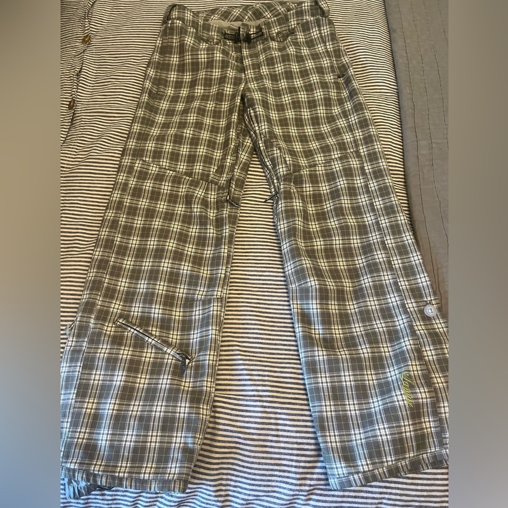 Lamar grey plaid snowboarding pants men’s M in Excellent preowned condition.